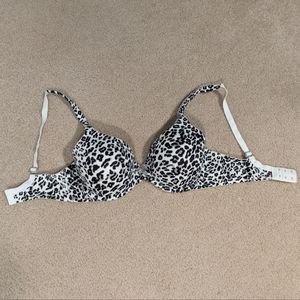 Victoria's Secret Perfect Coverage Bra (Size 34D)